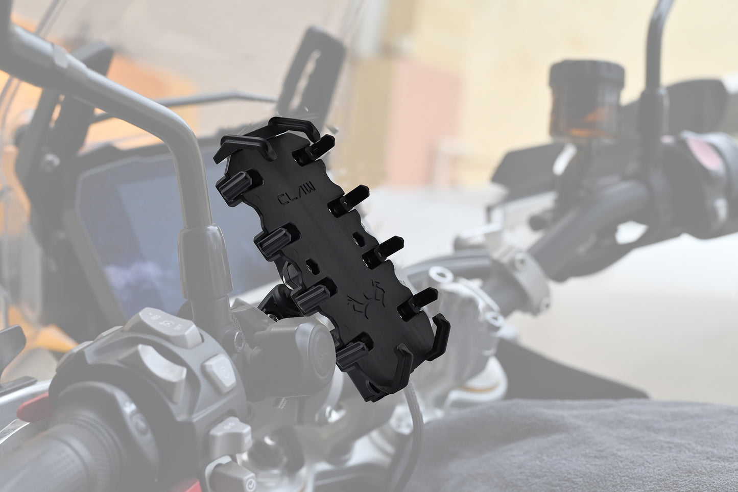 MADDOG PHONE HOLDER CLAW